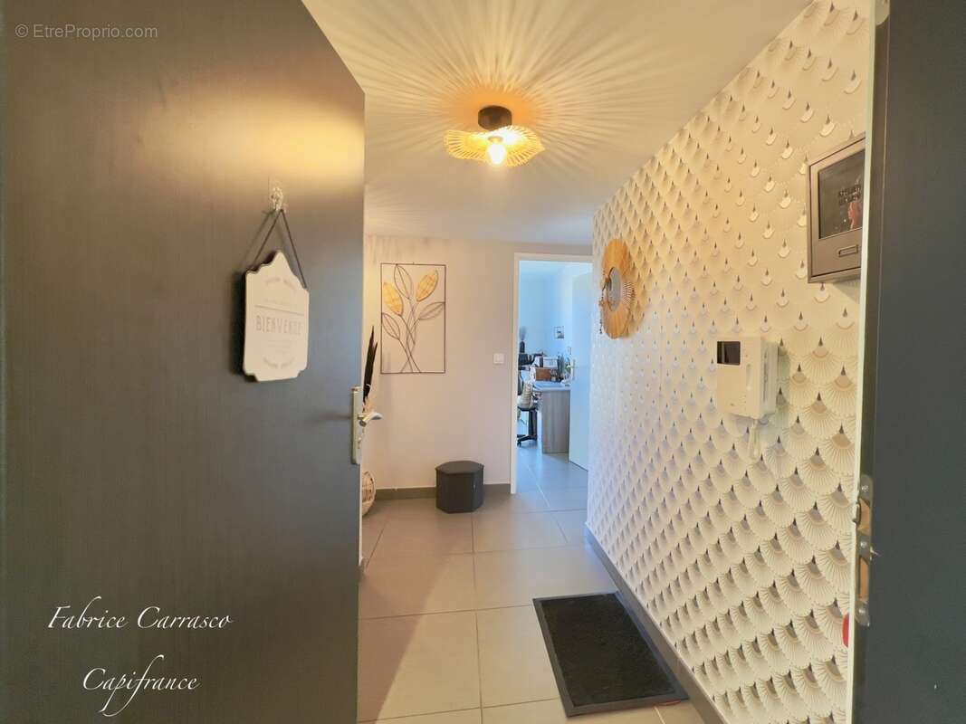 Appartement à vendre 3 pièces (63) T3 de 67,60 m² à Aulnat résidence récente et sécurisée - photo 3