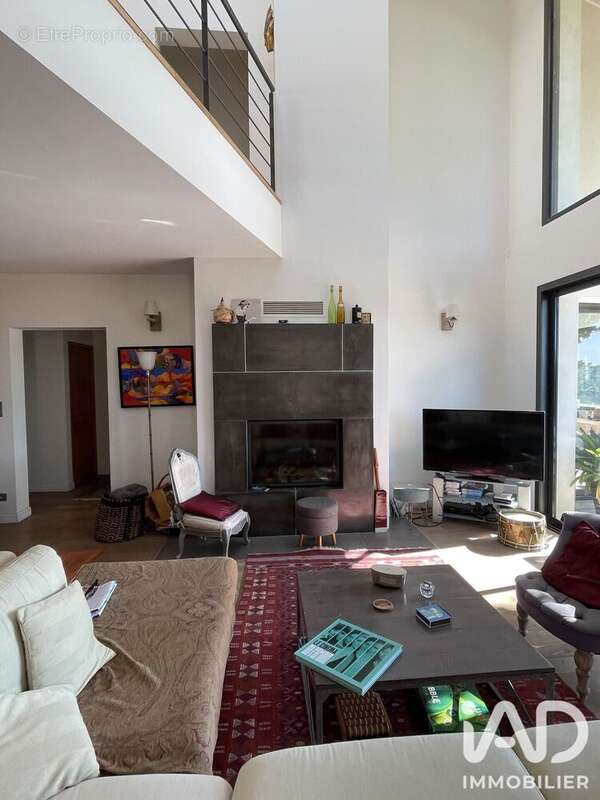Maison 305 m² à Sigalens  - photo 9