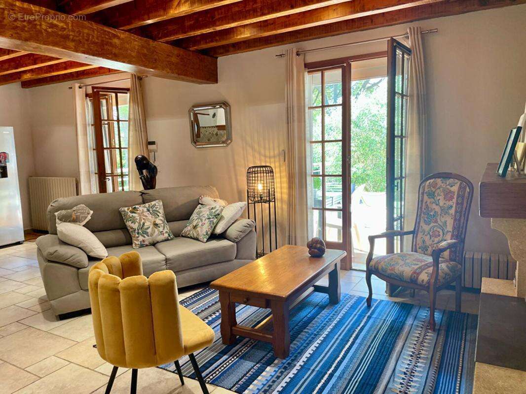 Maison à VEZENOBRES