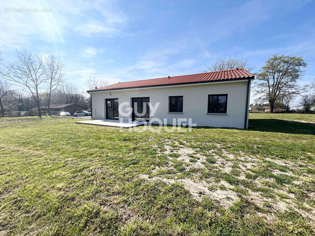 Maison de plain-pied de 100m² à Bulhon - photo 2