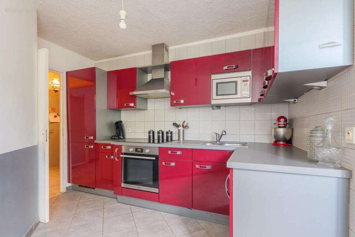 SEVRAN - Appartement de type T4 de 77 m²  avec Balcon et Loggia - photo 3