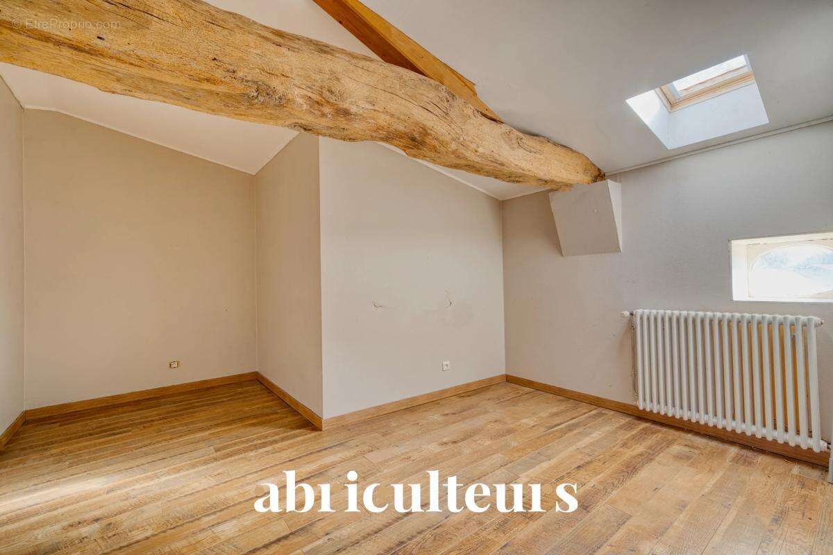 Maison de caractère de 242 m² en vente à Saintes (17100) - photo 20