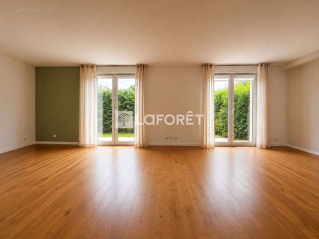 Appartement à LAMORLAYE