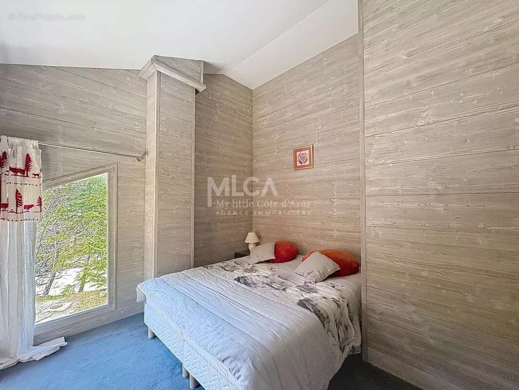 Appartement à SAINT-ETIENNE-DE-TINEE