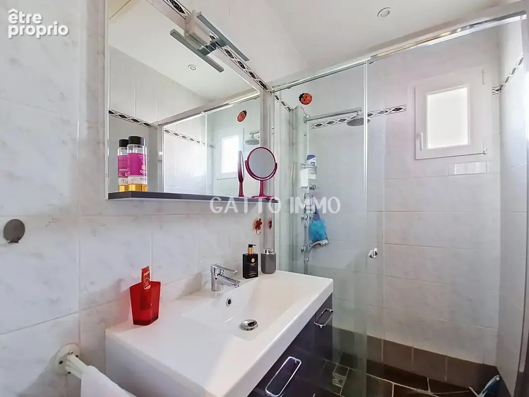 Maison de 140 m2 avec piscine sur 9 ares de terrain - photo 14