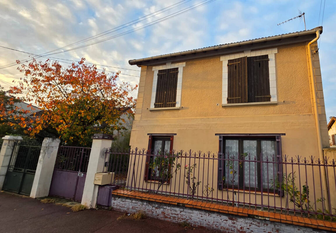 Maison à TREMBLAY-EN-FRANCE