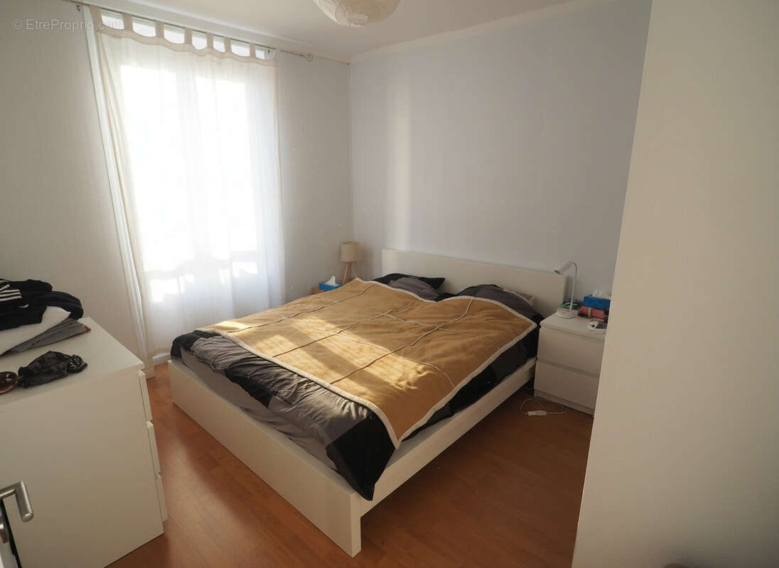 Neauphle le vieux, appartement avec cave, parkings et jardin. - photo 4