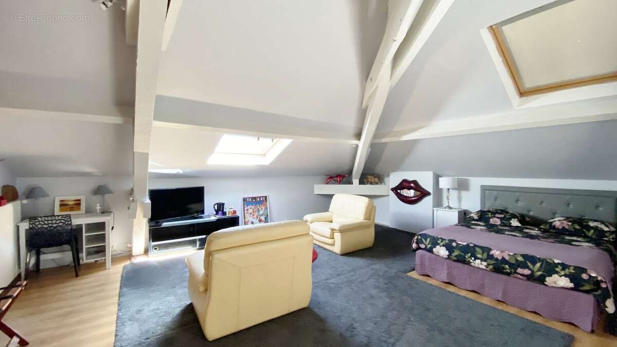 Maison à SAINT-JULIEN-EN-BORN