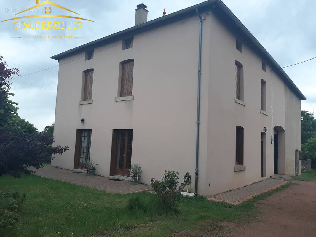Maison à CHARLIEU
