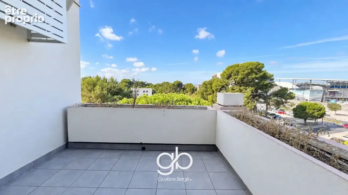 Rare dernier étage lumineux - 4 pièces de 100 m2 avec terrasse, parking et services - photo 8