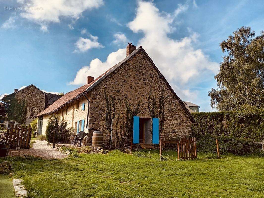 Maison à SAINT-MARCEL-EN-MARCILLAT