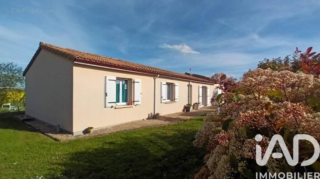 Photo 1 - Maison à PAIZAY-LE-SEC