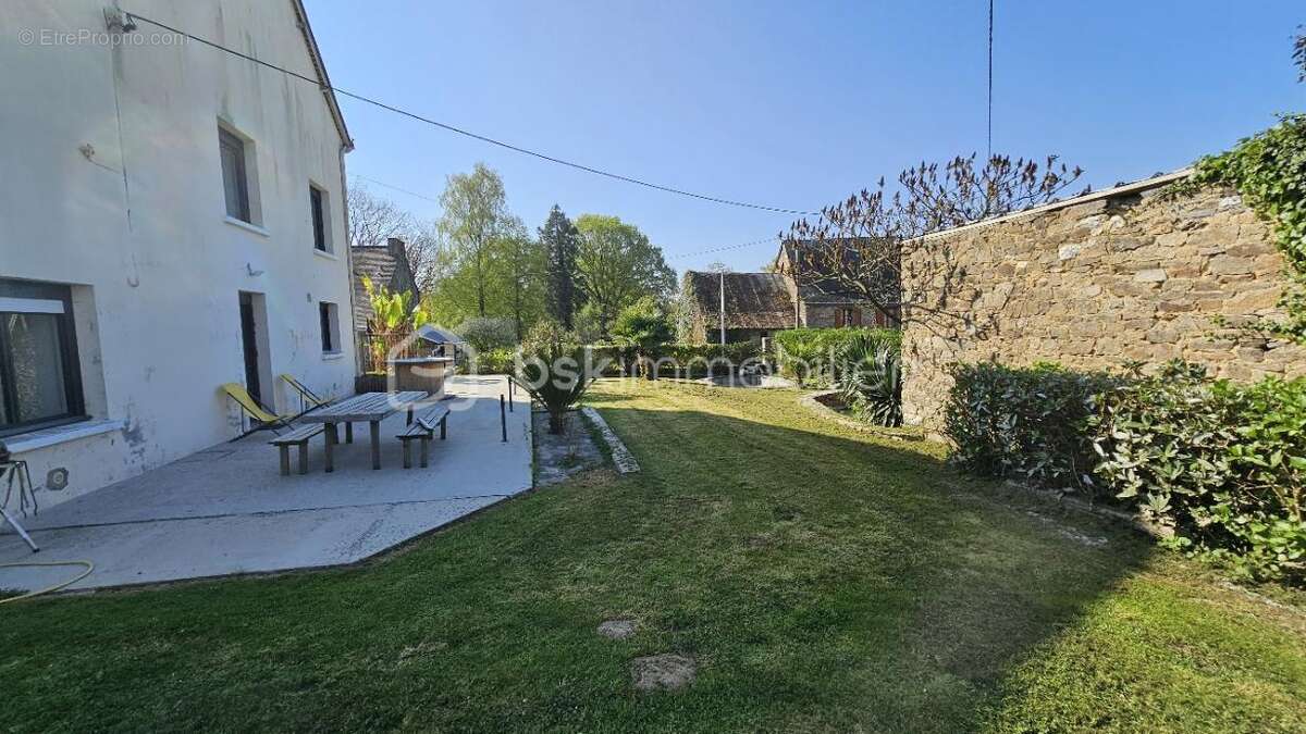 Maison à BAINS-SUR-OUST