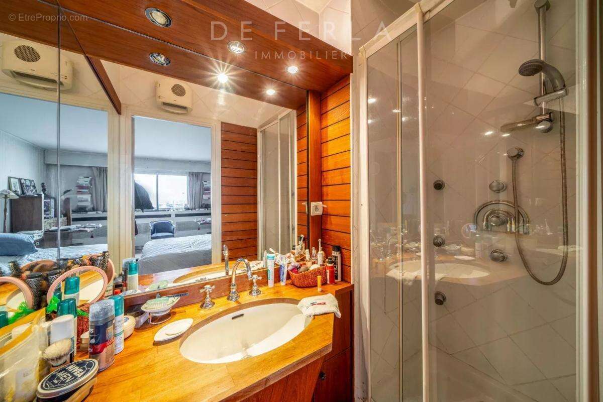 Appartement à PARIS-14E