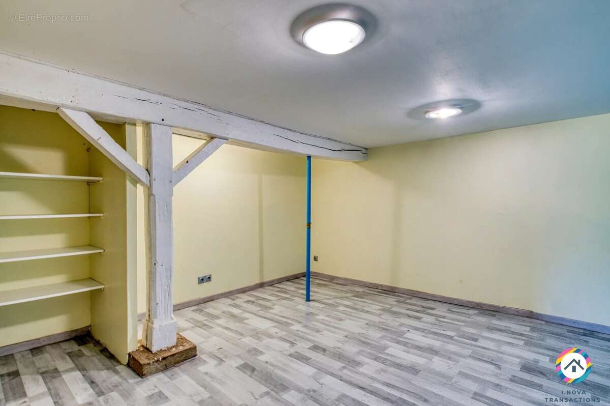 Maison à LA CHAPELLE-DE-GUINCHAY