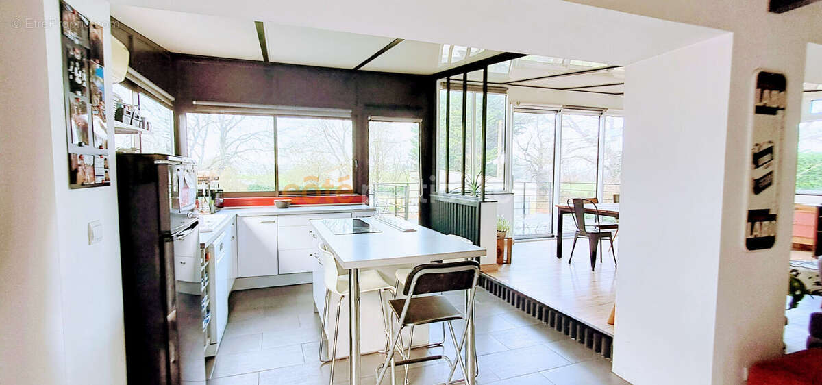 Maison à SAINT-LAURENT-SUR-SEVRE