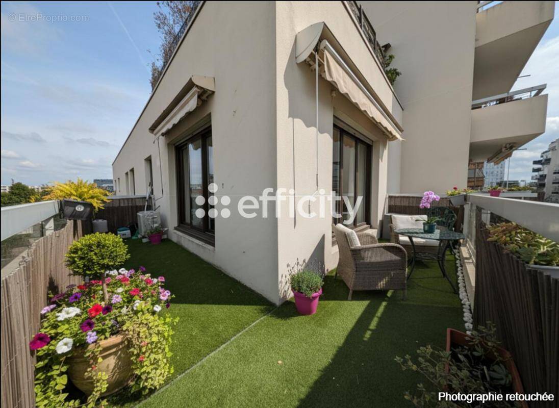 Appartement à COURBEVOIE