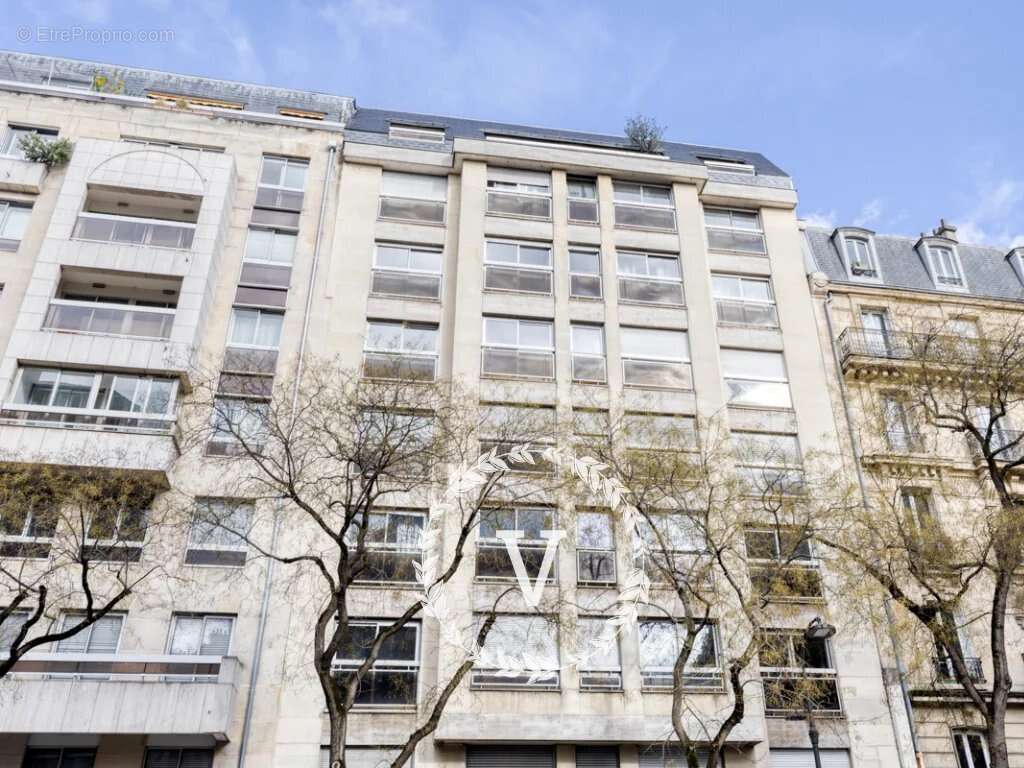 Appartement à PARIS-14E