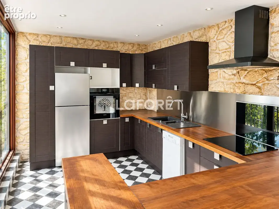 Saint Cloud 4P, 119 m², dernier étage, balcon, cave et parking - photo 3