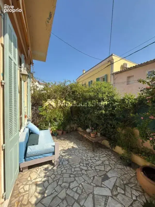 Cannes : Rez de jardin  48 m2, charme, calme avec terrasse dans petite maison ancienne - photo 4