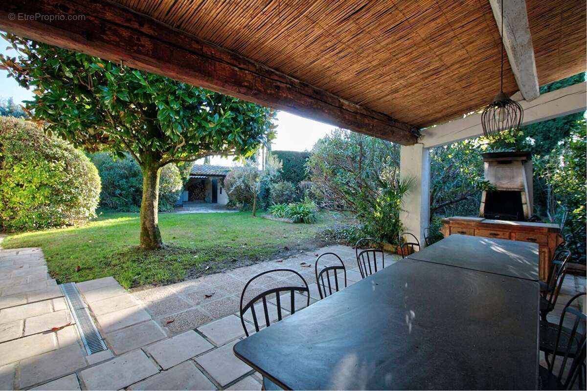 Maison à VAISON-LA-ROMAINE