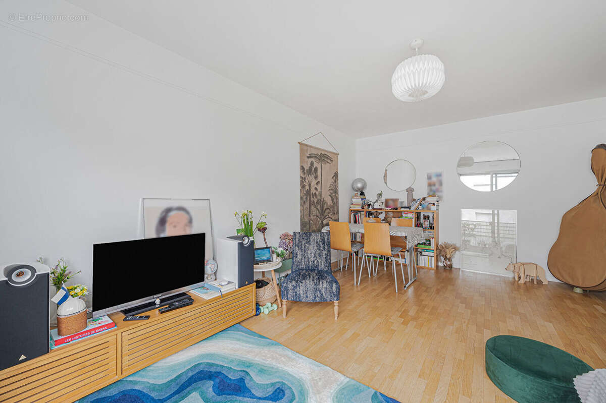 Appartement à PARIS-14E