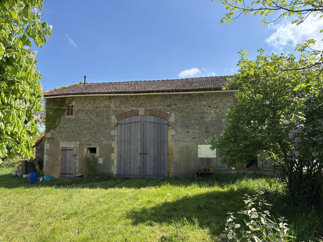 Maison à LOUROUX-DE-BEAUNE