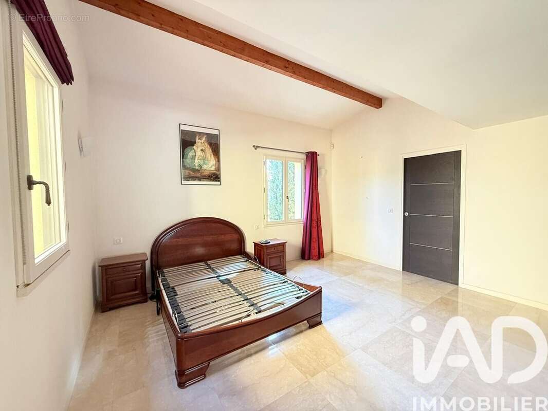 Maison 300 m² à Saint-Martial-D'artenset  - photo 6