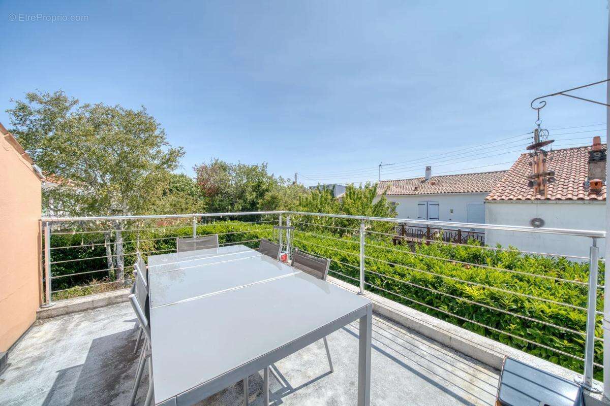 Maison de 6 pièces de 157 m² à La Rochelle - photo 5