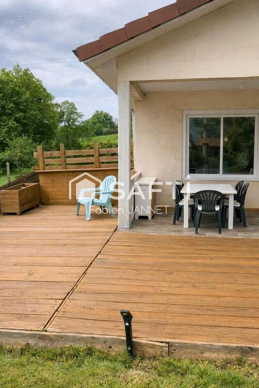 Maison 130 m² à Joudes  - photo 7