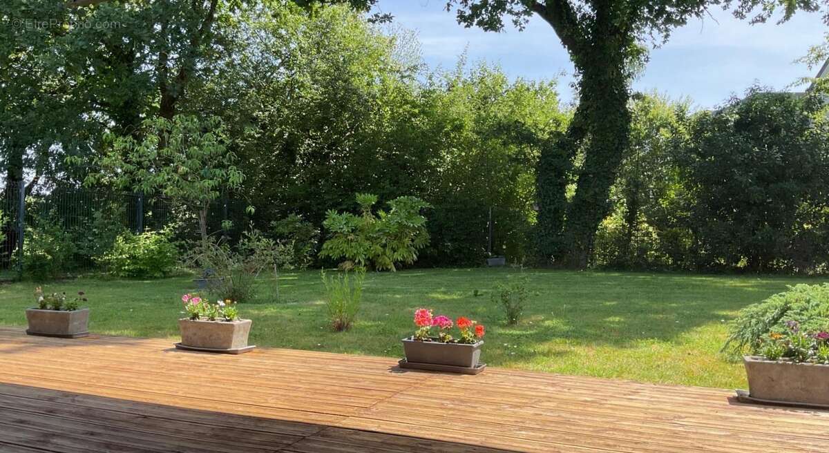 Maison à SAINTE-LUCE-SUR-LOIRE