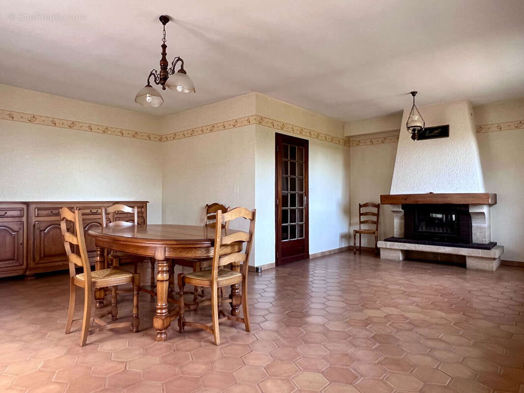 Maison à URZY
