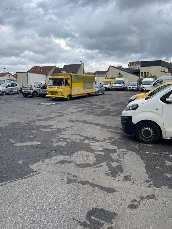 Parking à PANTIN