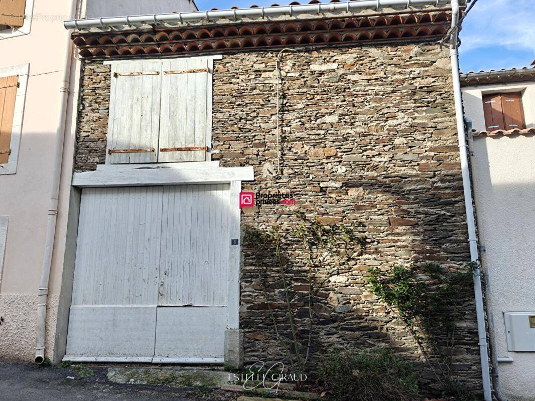 Parking à VILLARDONNEL
