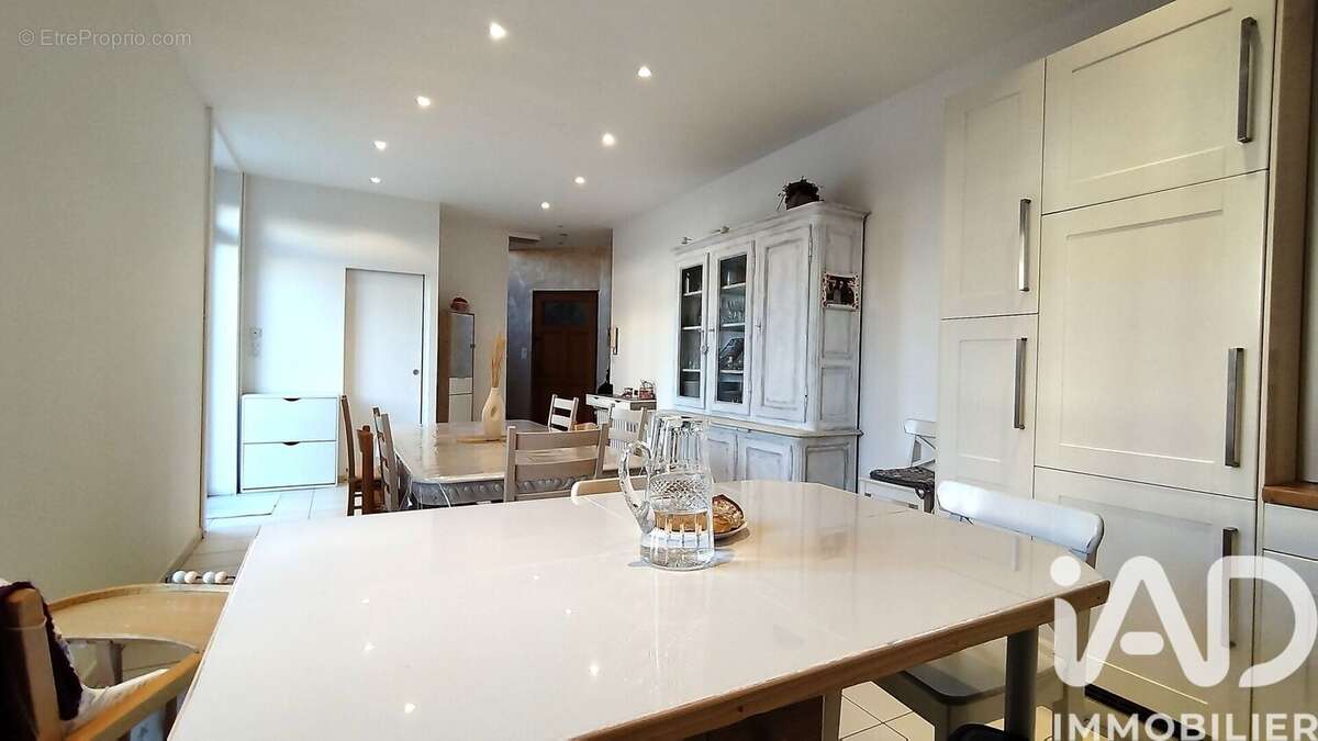 Photo 2 - Maison à SAINT-ETIENNE