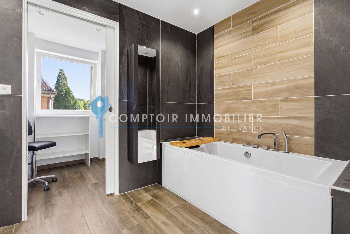 Appartement à RIVES