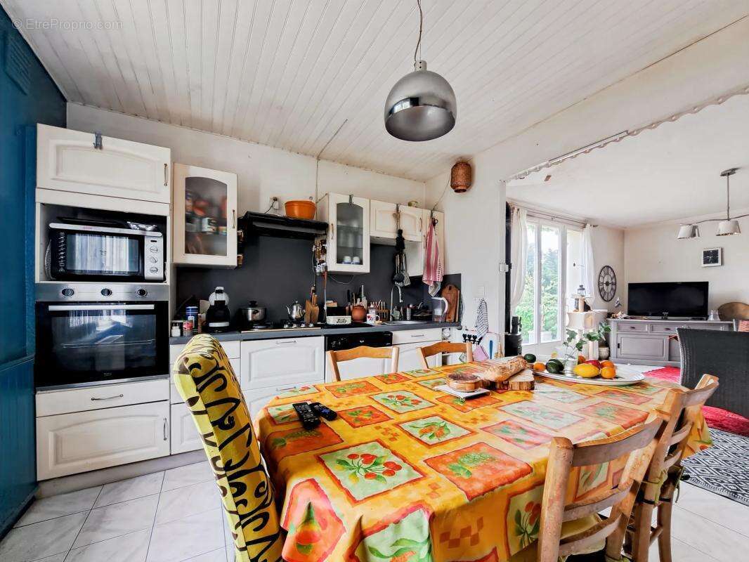 Maison de 8 pièces de 189 m² à Saint-Saturnin - photo 7