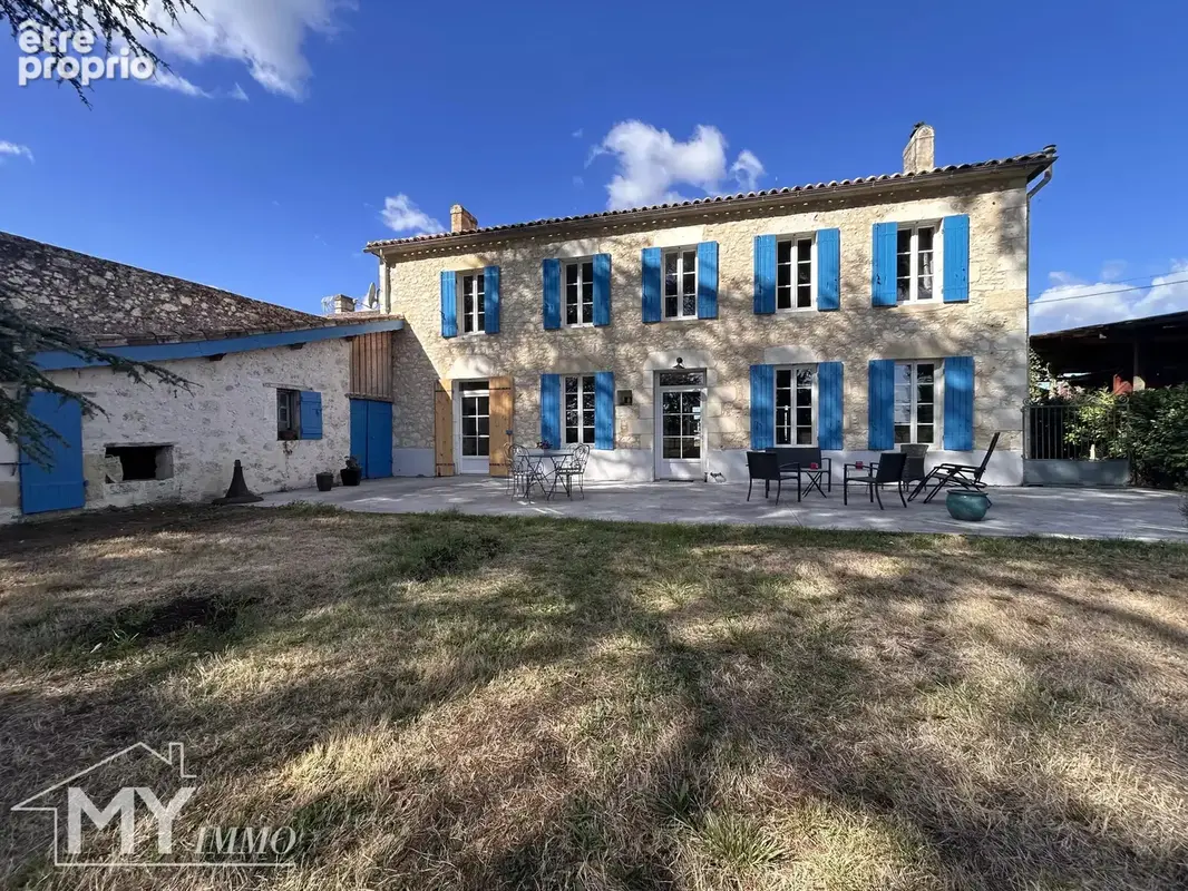 Élégante maison bourgeoise en pierre avec deux granges - photo 23