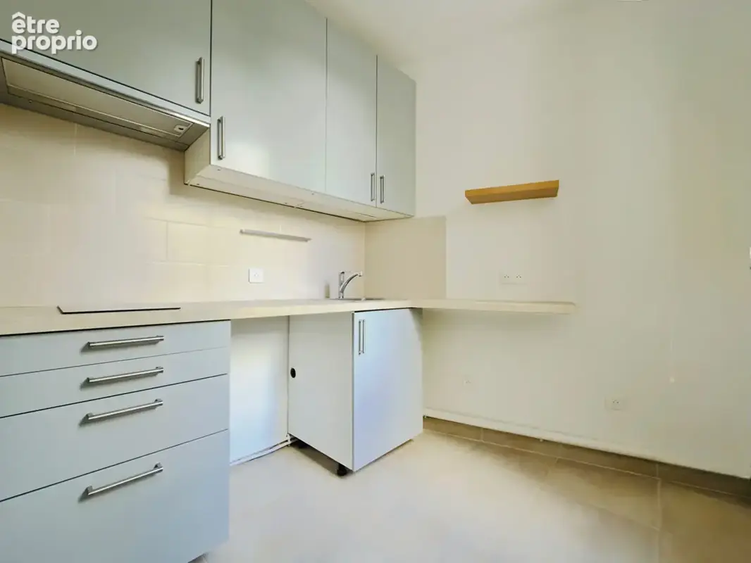 Superbe appartement 2 pièces de 38 m2 - Métro commerce PARIS 15 - photo 3