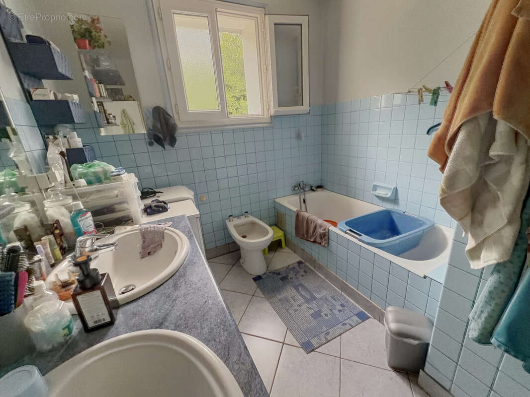 Maison familiale avec sous-sol complet et 3 611 m2 de terrain - Camors - photo 7