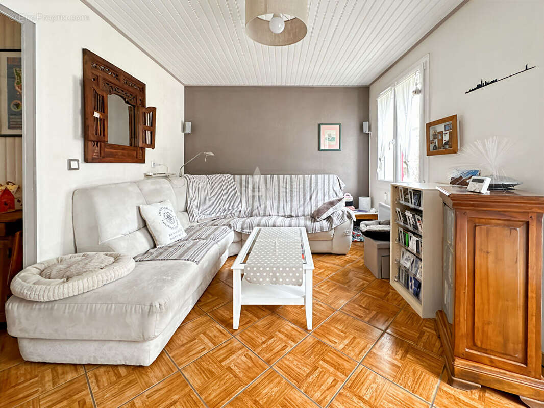 Maison à LES MUREAUX