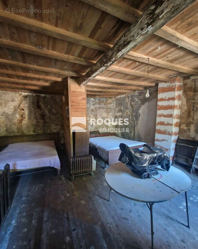 Maison à MELAGUES