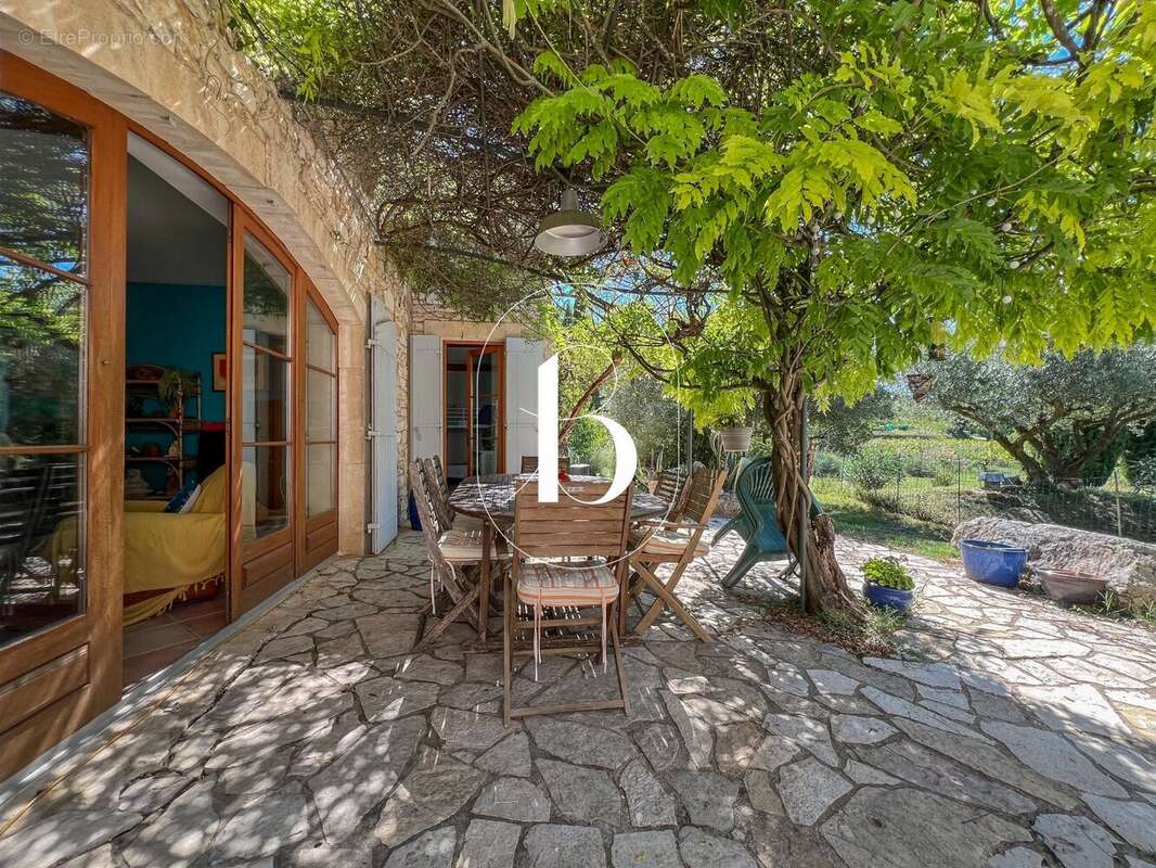 Maison à GOUDARGUES