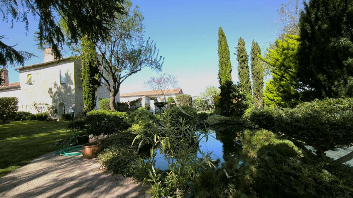 Maison à ARGENTON-L&#039;EGLISE