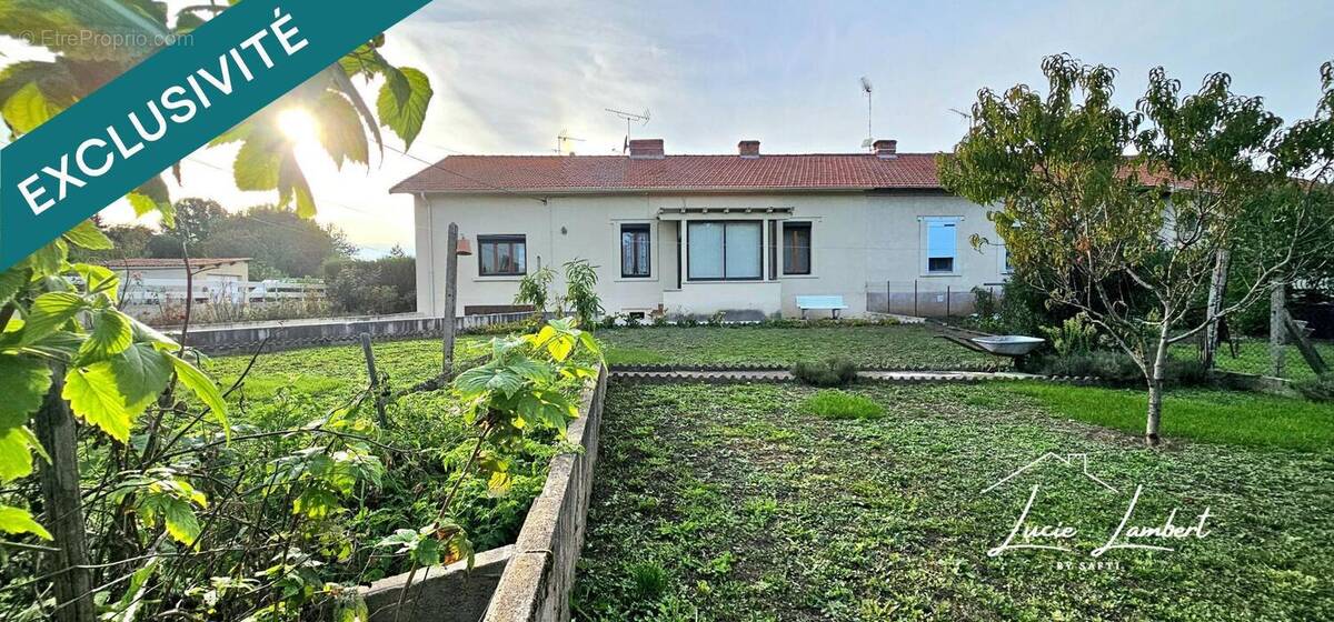 Photo 1 - Maison à AUZAT-LA-COMBELLE