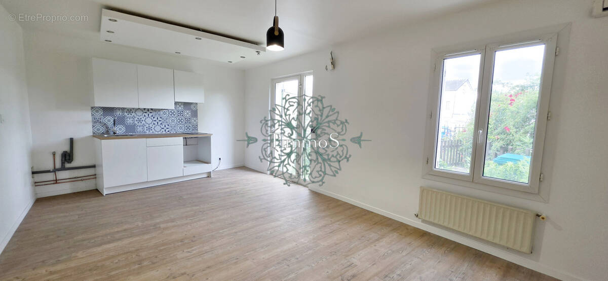 Chambly - Appartement 2 pièces avec jardin privatif, garage et parking - photo 1