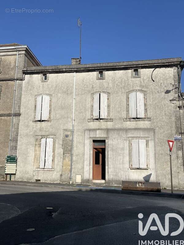 Photo 8 - Maison à BARBEZIEUX-SAINT-HILAIRE