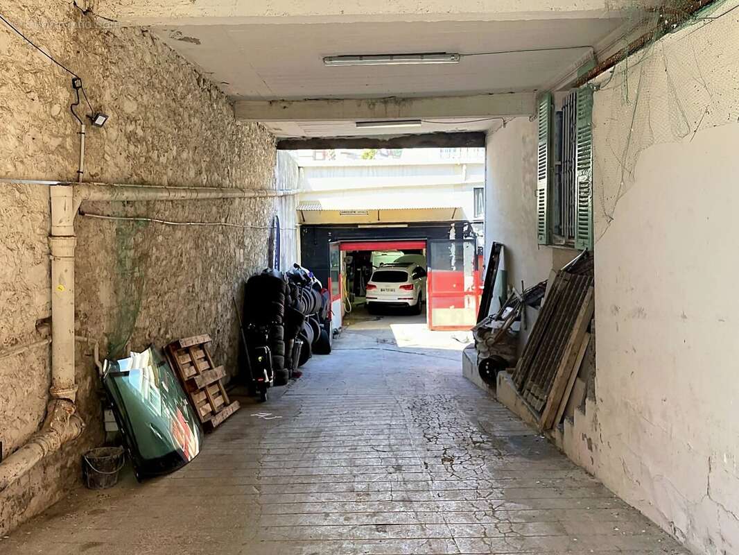 Entrepot/carrosserie/box ferme - photo 17