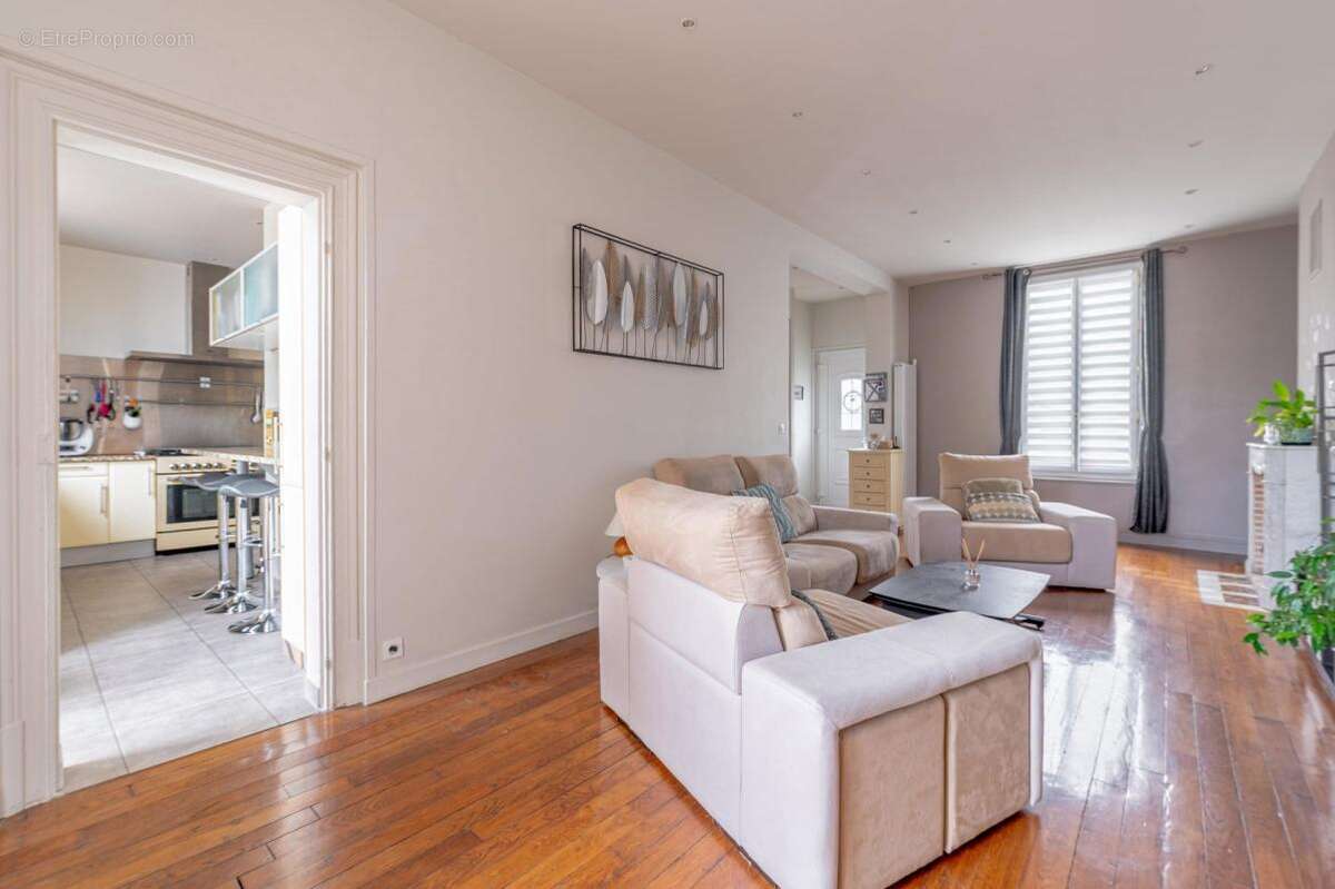 Maison à MONTEREAU-FAULT-YONNE