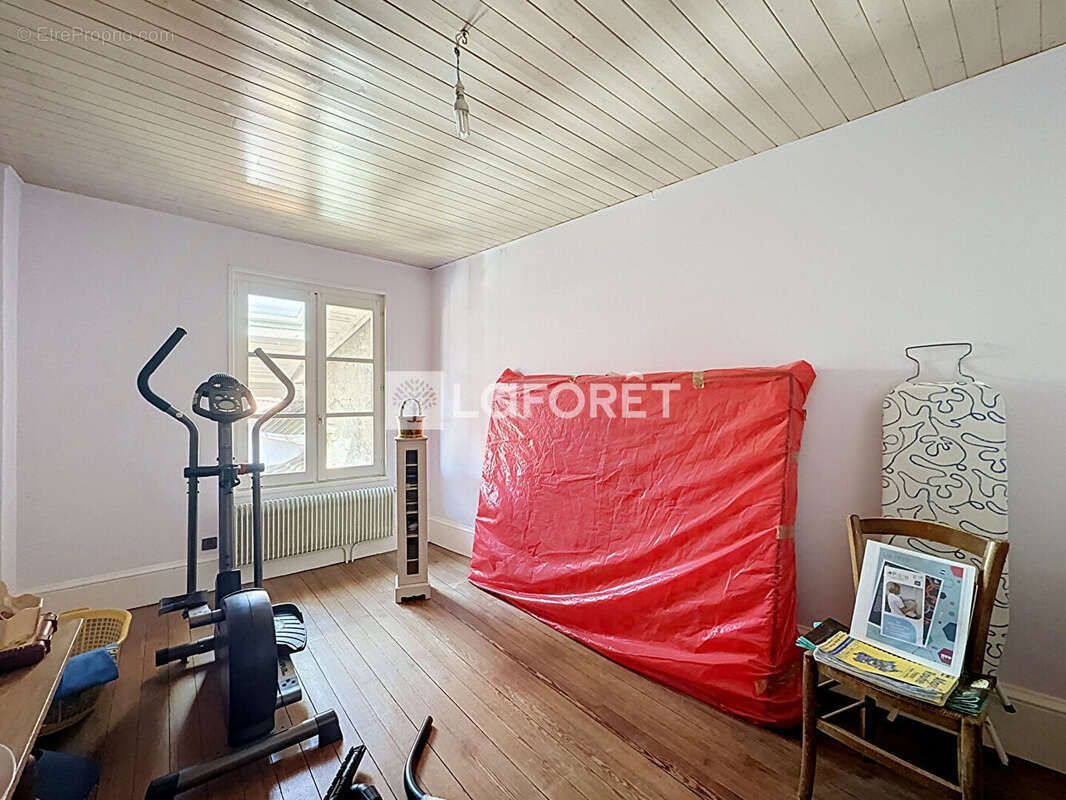 Immeuble Neufchateau 8 pièce(s) 180.19 m2 - photo 12
